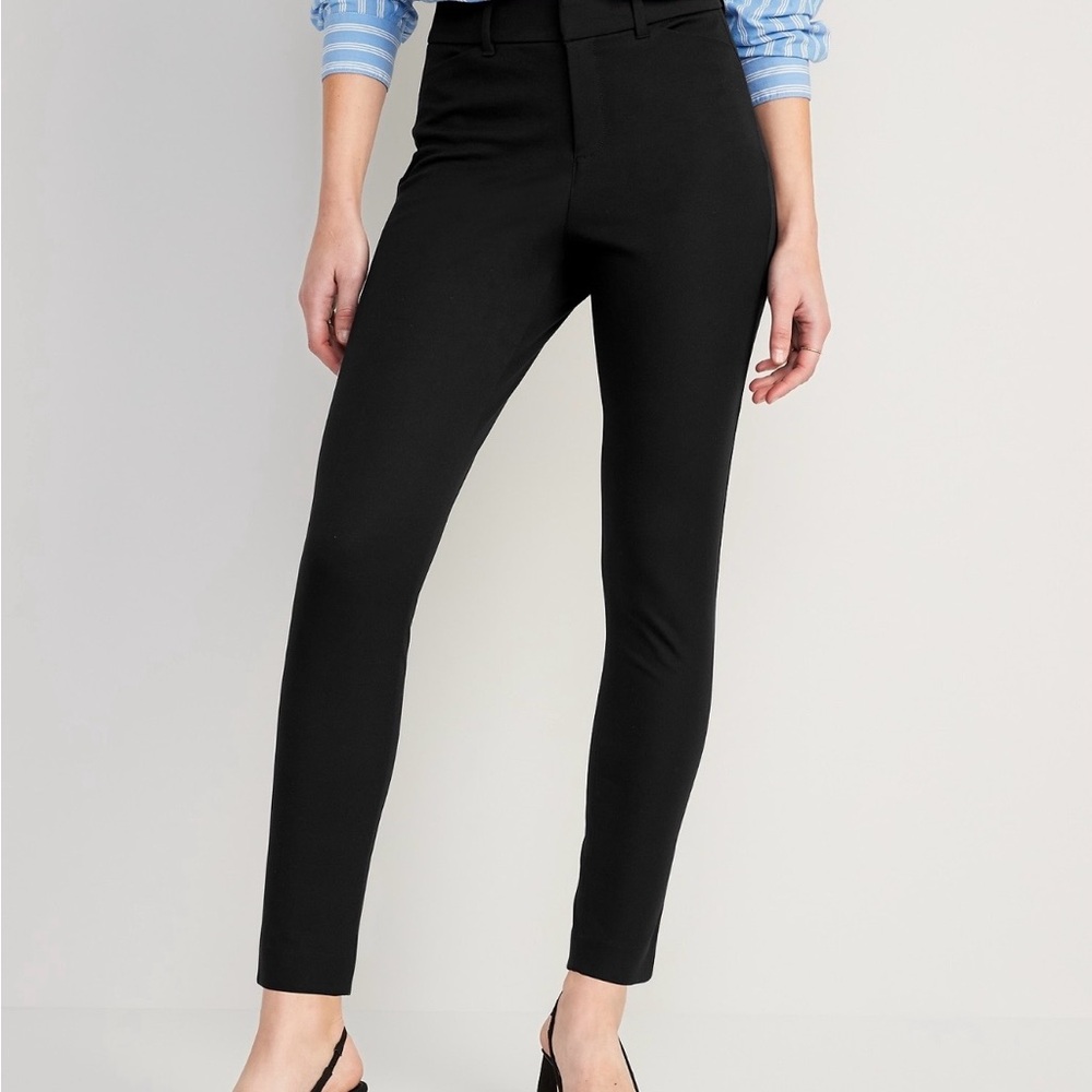 Old Navy Women's Black High Rise Pixie Pants